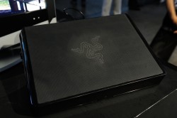 画像ギャラリー No.007のサムネイル画像 / ［TGS 2012］RazerのXbox 360用アーケードスティックがTGS 2012でプレイアブル展示。Team Razerの板橋ザンギエフ＆ふ〜ど両氏に，その使い勝手を聞いてみた