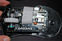 画像ギャラリー No.019のサムネイル画像 / 「Razer DeathAdder 2013」レビュー。光学センサーが変わった「だけ」じゃない最新モデルをチェックする