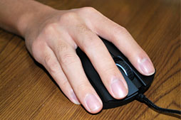 画像ギャラリー No.038のサムネイル画像 / 「Razer DeathAdder 2013」レビュー。光学センサーが変わった「だけ」じゃない最新モデルをチェックする