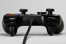 画像ギャラリー No.011のサムネイル画像 / Razer,Xbox 360&PC向けの多ボタン&高機能ゲームパッド「Sabertooth」を発表。さっそく使ってみた