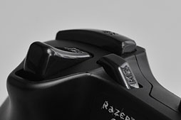 画像ギャラリー No.024のサムネイル画像 / Razer,Xbox 360&PC向けの多ボタン&高機能ゲームパッド「Sabertooth」を発表。さっそく使ってみた