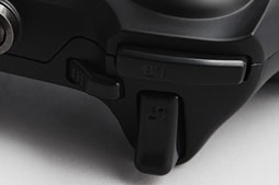 画像ギャラリー No.031のサムネイル画像 / Razer,Xbox 360&PC向けの多ボタン&高機能ゲームパッド「Sabertooth」を発表。さっそく使ってみた