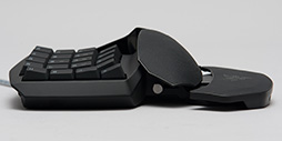 画像ギャラリー No.011のサムネイル画像 / 左手用キーパッドの新顔「Razer Orbweaver」レビュー。Razerらしいデザインに一新され，カスタマイズ性も高く