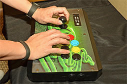 画像ギャラリー No.007のサムネイル画像 / ［COMPUTEX］AtroxのPS3版は？ Bladeの日本発売は？ Razerの新製品をチェックしつつ，CEOに気になるところを聞いてみた