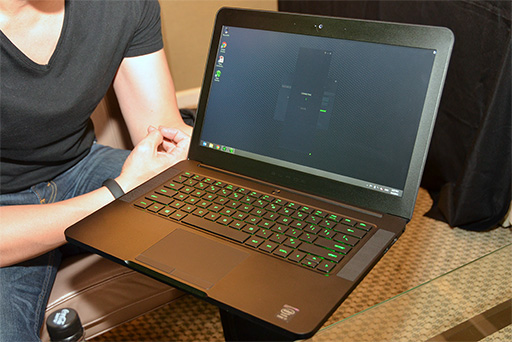 画像ギャラリー No.024のサムネイル画像 / ［COMPUTEX］AtroxのPS3版は？ Bladeの日本発売は？ Razerの新製品をチェックしつつ，CEOに気になるところを聞いてみた