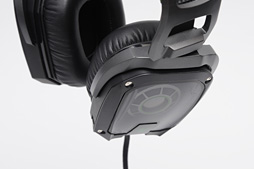 画像ギャラリー No.010のサムネイル画像 / アナログ接続のリアル7.1chサラウンドヘッドセット「Razer Tiamat 7.1」レビュー。その完成度と「使い方」を明らかにする