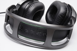 画像ギャラリー No.013のサムネイル画像 / アナログ接続のリアル7.1chサラウンドヘッドセット「Razer Tiamat 7.1」レビュー。その完成度と「使い方」を明らかにする