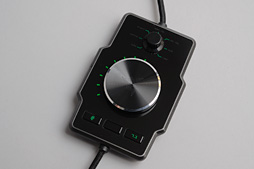 画像ギャラリー No.019のサムネイル画像 / アナログ接続のリアル7.1chサラウンドヘッドセット「Razer Tiamat 7.1」レビュー。その完成度と「使い方」を明らかにする