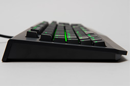 画像ギャラリー No.012のサムネイル画像 / Razer独自の「緑軸」「オレンジ軸」メカニカルキースイッチは買いか？ ゲーマー向けキーボード「BlackWidow」の新モデルをテスト