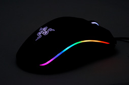 画像ギャラリー No.011のサムネイル画像 / 「Razer Mamba Tournament Edition」レビュー。新世代レーザーセンサー搭載のハイエンドマウスはさすがの完成度だ
