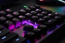 画像ギャラリー No.006のサムネイル画像 / Razerに聞くゲーマー向けキーボード新モデル「BlackWidow X」。オリジナルキースイッチは“第2世代”に
