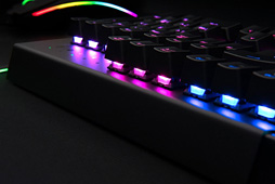 画像ギャラリー No.013のサムネイル画像 / Razerに聞くゲーマー向けキーボード新モデル「BlackWidow X」。オリジナルキースイッチは“第2世代”に