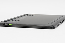 画像ギャラリー No.011のサムネイル画像 / 単体GPUを持たないRazer製Ultrabookは意外な優等生。「Blade Stealth」ファーストインプレッション