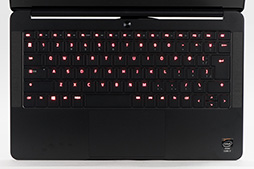 画像ギャラリー No.025のサムネイル画像 / 単体GPUを持たないRazer製Ultrabookは意外な優等生。「Blade Stealth」ファーストインプレッション