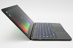 画像ギャラリー No.028のサムネイル画像 / 単体GPUを持たないRazer製Ultrabookは意外な優等生。「Blade Stealth」ファーストインプレッション