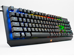 「Razer BlackWidow X Chroma」英語配列モデルを試す。「X」付きのBlackWidowは，従来モデルと何が違うのか
