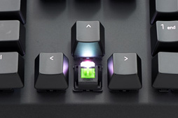 画像ギャラリー No.003のサムネイル画像 / 「Razer BlackWidow X Chroma」英語配列モデルを試す。「X」付きのBlackWidowは,従来モデルと何が違うのか