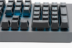 画像ギャラリー No.006のサムネイル画像 / 「Razer BlackWidow X Chroma」英語配列モデルを試す。「X」付きのBlackWidowは,従来モデルと何が違うのか