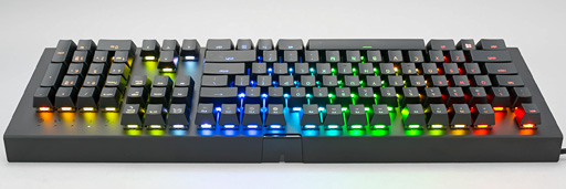 画像ギャラリー No.031のサムネイル画像 / 「Razer BlackWidow X Chroma」英語配列モデルを試す。「X」付きのBlackWidowは,従来モデルと何が違うのか