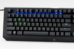 画像ギャラリー No.034のサムネイル画像 / 「Razer BlackWidow X Chroma」英語配列モデルを試す。「X」付きのBlackWidowは,従来モデルと何が違うのか
