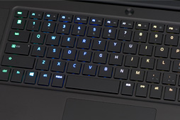 画像ギャラリー No.023のサムネイル画像 / 「Razer Blade」2016年モデルをテスト。超薄型のゲーマー向けノートPCは，持ち運べるゲーム環境への期待に応えられるか？