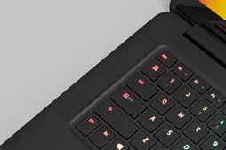 画像ギャラリー No.026のサムネイル画像 / 「Razer Blade」2016年モデルをテスト。超薄型のゲーマー向けノートPCは，持ち運べるゲーム環境への期待に応えられるか？