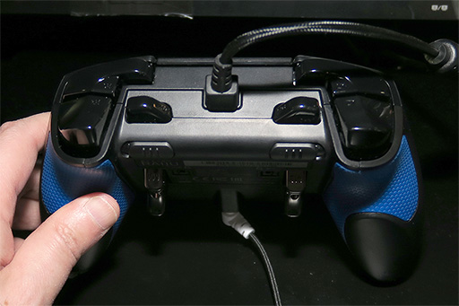 画像ギャラリー No.003のサムネイル画像 / ［CES 2017］Razer初のPS4用ゲームパッド「Raiju」。2万円超級のPS公式ライセンス取得済み入力デバイスに触ってきた