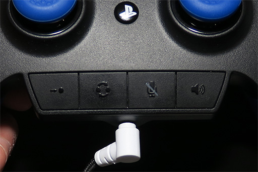 画像ギャラリー No.005のサムネイル画像 / ［CES 2017］Razer初のPS4用ゲームパッド「Raiju」。2万円超級のPS公式ライセンス取得済み入力デバイスに触ってきた