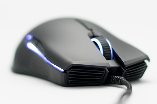 画像ギャラリー No.034のサムネイル画像 / 「Razer Lancehead Tournament Edition」レビュー。光学センサー搭載の左右対称形状採用マウスは,本当に「トーナメント向け」なのか