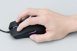 画像ギャラリー No.035のサムネイル画像 / 「Razer Lancehead Tournament Edition」レビュー。光学センサー搭載の左右対称形状採用マウスは,本当に「トーナメント向け」なのか