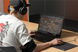 画像ギャラリー No.007のサムネイル画像 / 「Razer Blade Pro」ノートPCの2017年モデルを試す。薄型メカニカルキースイッチはとにかく素晴らしく,これだけでも買う価値がある