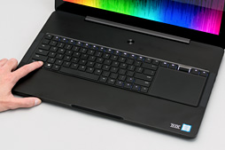 画像ギャラリー No.012のサムネイル画像 / 「Razer Blade Pro」ノートPCの2017年モデルを試す。薄型メカニカルキースイッチはとにかく素晴らしく,これだけでも買う価値がある
