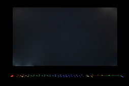 画像ギャラリー No.013のサムネイル画像 / 「Razer Blade Pro」ノートPCの2017年モデルを試す。薄型メカニカルキースイッチはとにかく素晴らしく,これだけでも買う価値がある