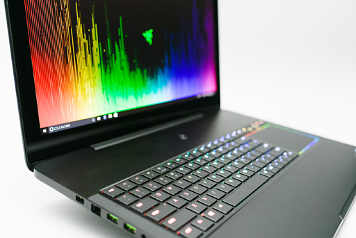 画像ギャラリー No.068のサムネイル画像 / 「Razer Blade Pro」ノートPCの2017年モデルを試す。薄型メカニカルキースイッチはとにかく素晴らしく,これだけでも買う価値がある