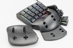 画像ギャラリー No.008のサムネイル画像 / 注目のホイール付き左手用キーパッド「Razer Tartarus V2」本日発売。ひとまず光らせてみた
