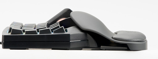 画像ギャラリー No.009のサムネイル画像 / 注目のホイール付き左手用キーパッド「Razer Tartarus V2」本日発売。ひとまず光らせてみた