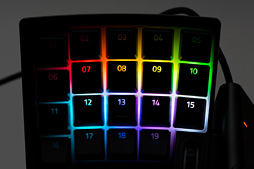画像ギャラリー No.015のサムネイル画像 / 注目のホイール付き左手用キーパッド「Razer Tartarus V2」本日発売。ひとまず光らせてみた