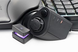 画像ギャラリー No.020のサムネイル画像 / 注目のホイール付き左手用キーパッド「Razer Tartarus V2」本日発売。ひとまず光らせてみた