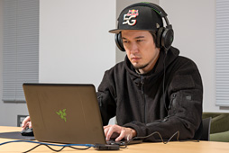 画像ギャラリー No.003のサムネイル画像 / 2017年版「Razer Blade」の4Kパネル搭載モデル，ミニレビュー。本気でゲームに使ってみた