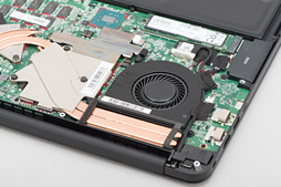画像ギャラリー No.015のサムネイル画像 / 2017年版「Razer Blade」の4Kパネル搭載モデル，ミニレビュー。本気でゲームに使ってみた