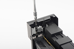 画像ギャラリー No.031のサムネイル画像 / 「Razer Core V2」レビュー。Thunderbolt 3接続の外付けグラフィックスボックス第2世代モデルは何が変わったか