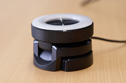 画像ギャラリー No.006のサムネイル画像 / リングライト付きWebカメラ「Razer Kiyo」を試す。最小限の照明でけっこうキレイに顔出し配信できるアイテムだ