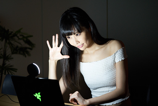 画像ギャラリー No.020のサムネイル画像 / リングライト付きWebカメラ「Razer Kiyo」を試す。最小限の照明でけっこうキレイに顔出し配信できるアイテムだ