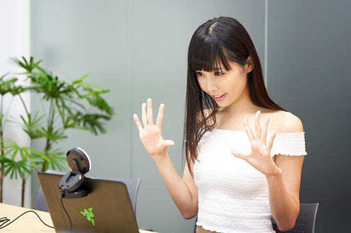 画像ギャラリー No.021のサムネイル画像 / リングライト付きWebカメラ「Razer Kiyo」を試す。最小限の照明でけっこうキレイに顔出し配信できるアイテムだ
