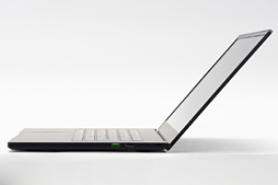 画像ギャラリー No.007のサムネイル画像 / 【PR】「Razer Blade 15」徹底検証。これはRazer史上最高のゲーマー向け15.6型ノートPCだ