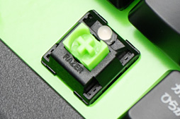 画像ギャラリー No.013のサムネイル画像 / 「Razer BlackWidow Ultimate 2018」レビュー。「防塵防滴」はゲーマー向けキーボードに必須の要素となるのか
