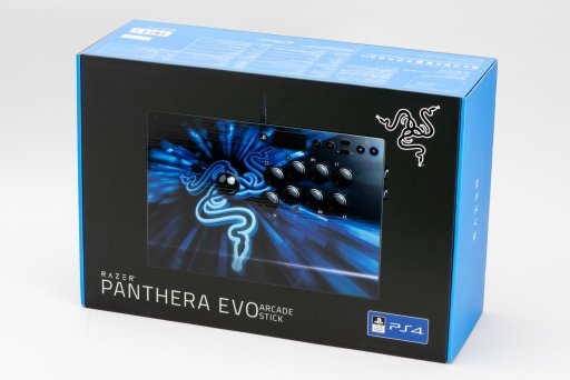 画像ギャラリー No.001のサムネイル画像 / Razerの新作アーケードスティック「Panthera Evo」レビュー。機能性と可搬性を兼ね備えた,トーナメントを勝ち抜くための1台