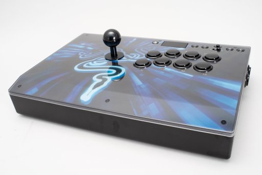 画像ギャラリー No.002のサムネイル画像 / Razerの新作アーケードスティック「Panthera Evo」レビュー。機能性と可搬性を兼ね備えた,トーナメントを勝ち抜くための1台
