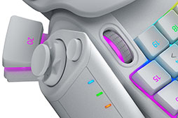 画像ギャラリー No.008のサムネイル画像 / Razer，新型左手用キーパッド「Tartarus Pro」を発表。アクチュエーションポイントを変更できる光学式キースイッチを採用