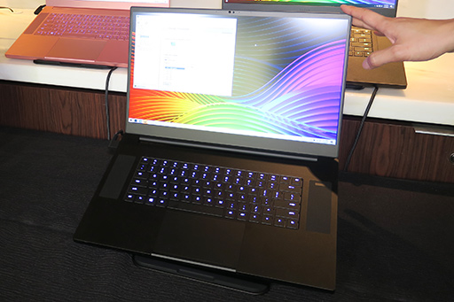 画像ギャラリー No.013のサムネイル画像 / Razer，NUCをベースにした小型デスクトップPC「Tomahawk」を発表。スマホ向け新型ゲームパッドなど多数の新製品も明らかに
